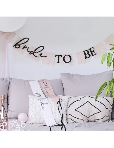 Fransengirlande „Team Bride“.