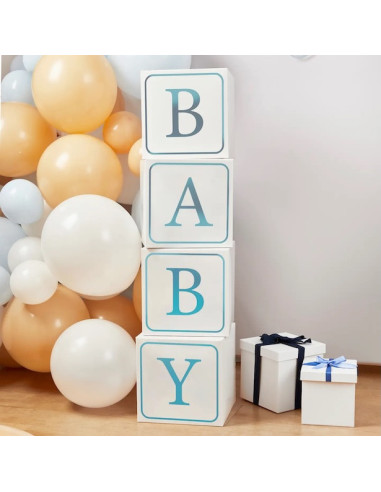 Blaue Deko-Bausteine mit Babymotiv stapeln sich neben Ballons und Geschenkbändern, Baby-Balken bildet das Wort BABY.