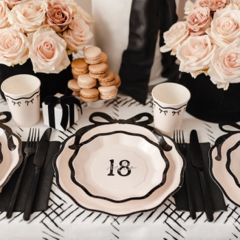 Hello 18 cremefarbene, schwarze und silberne Pappteller – Geburtstagsdekoration 18 Jahre | BelleFete.ch 2