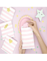 Rosa Papiertüten für die Babyparty in der Schweiz