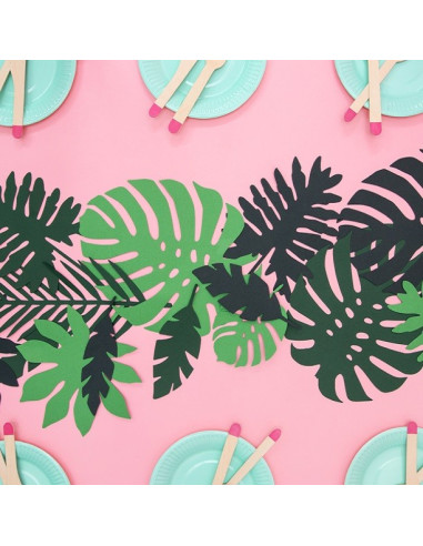 DECORATIONS DE FETE A THEME TROPICAL ET FLAMANT ROSE