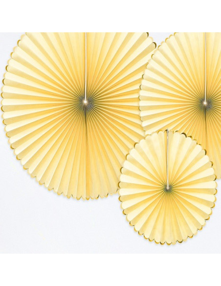 DECORAZIONI CON ROSONE GIALLO IN SVIZZERA