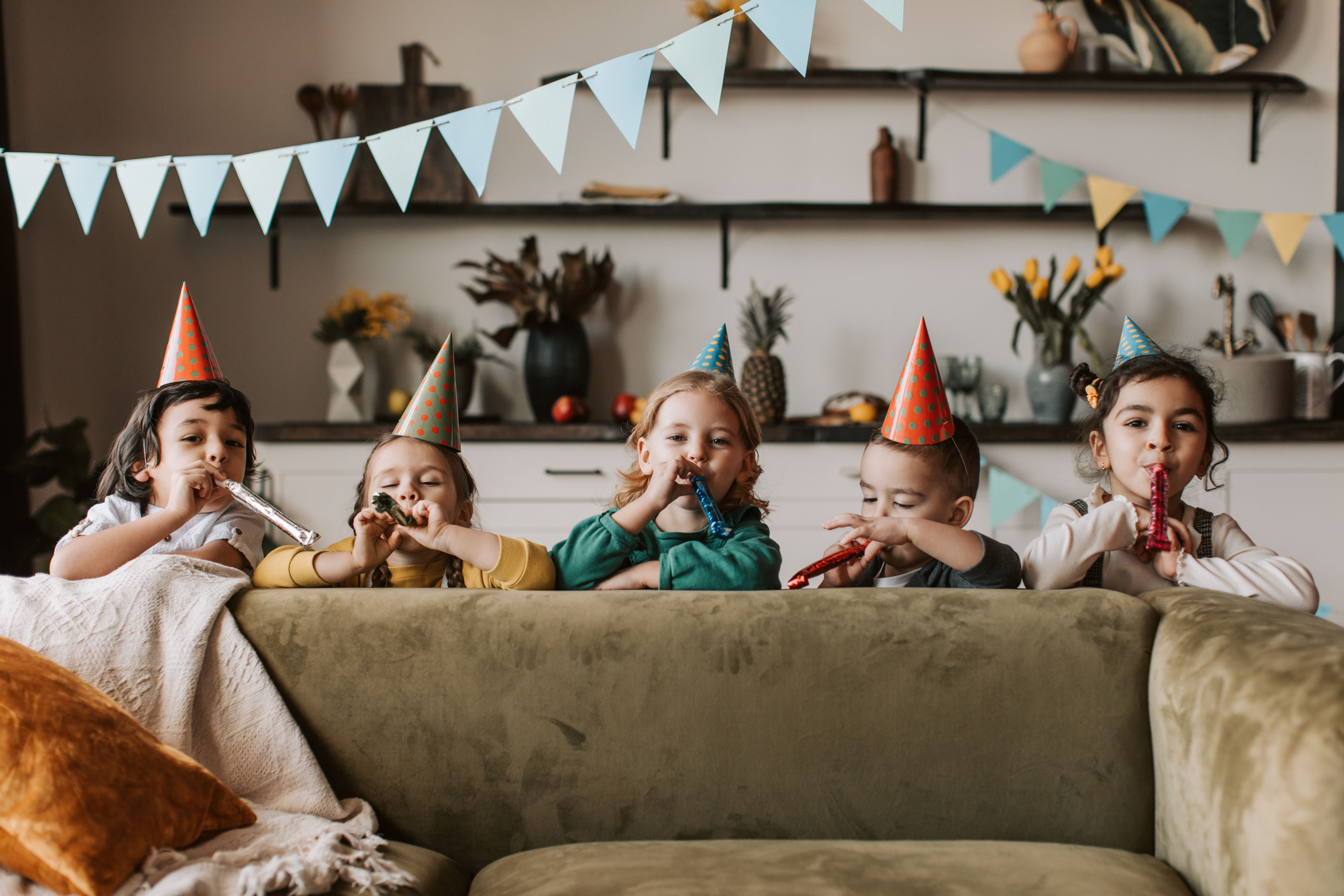 10 Ideen für einen kindergeburtstag: motto, spiele & mehr